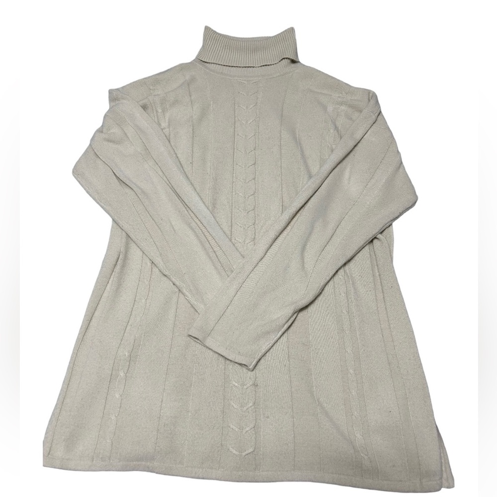 Maggie Lawrence Oversized Cream Colored Knit Turtleneck Sweater. Size Large.